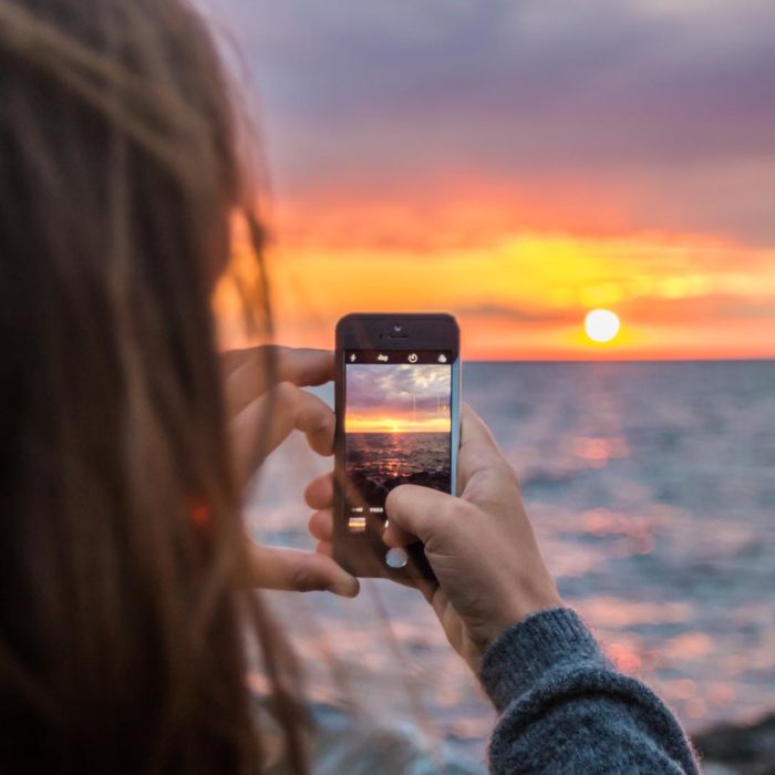 taking photo with phone
